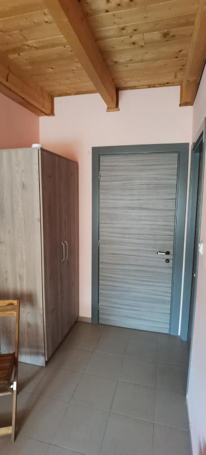 Pensiune Si Cazare La Mitza Giarmata Luaran gambar
